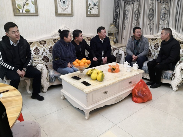 1610328118880437.jpg 南昌市政建設(shè)集團開展廉政家訪活動6001.jpg