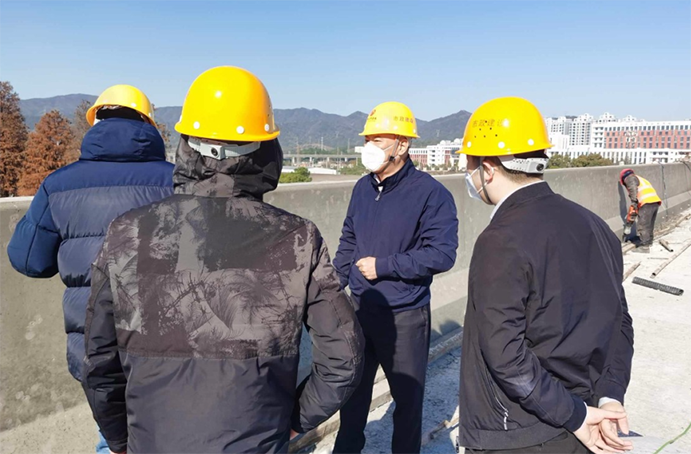 南昌市政建設(shè)徐旭深入S49楓生快速路工程一線督導(dǎo)項目建設(shè)進度