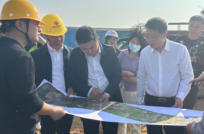 市政公用集團劉順保到朱橋東路項目、昌東三路項目、秦坊安置房項目調(diào)研