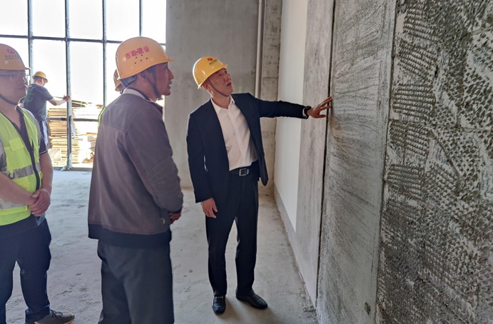 徐旭前往市政公用城三期項目、市政綠色建材科技產(chǎn)業(yè)園項目調(diào)研