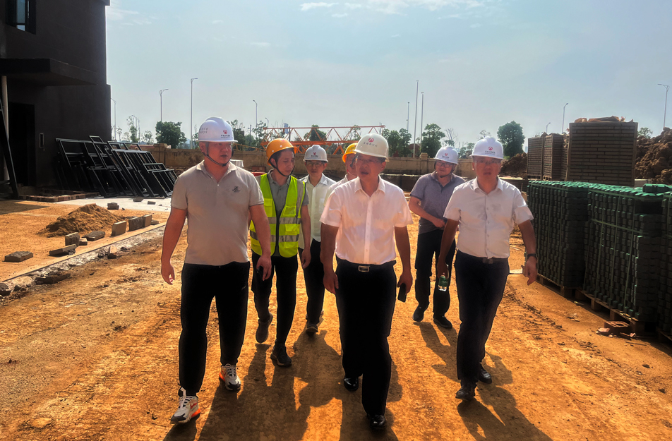 劉順保到秦坊安置房一期一標項目調(diào)研