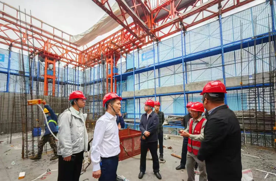 南昌市政建設(shè)集團(tuán)有限公司開展江西金控數(shù)字金融創(chuàng)新產(chǎn)業(yè)園項(xiàng)目觀摩現(xiàn)場會