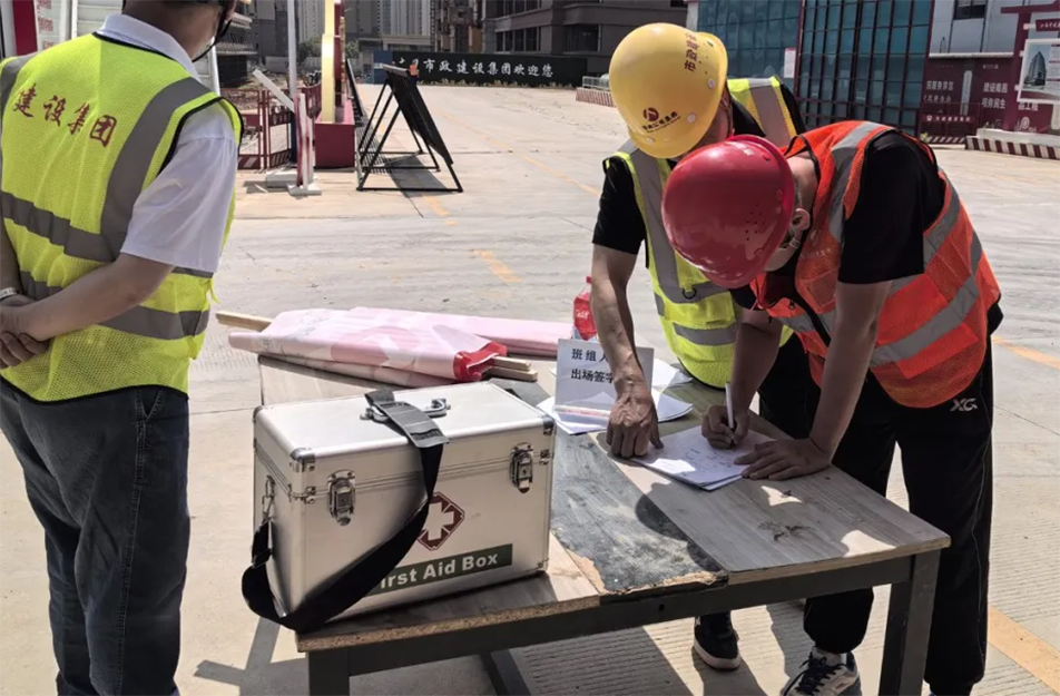 南昌市政建設(shè)集團開展年中質(zhì)量安全大檢查 16個項目發(fā)現(xiàn)18項優(yōu)秀實踐